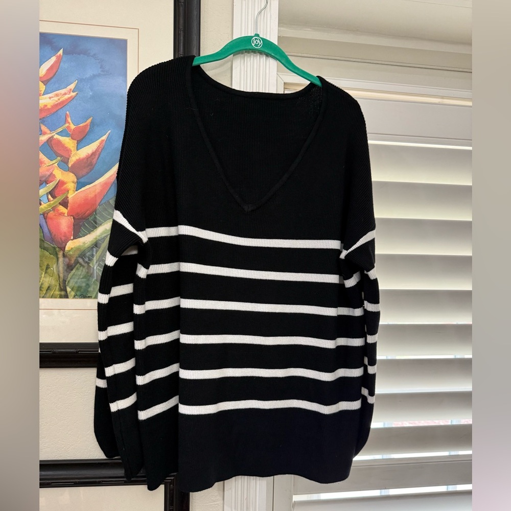 Black and White Striped Women's Sweater Oversized, NWOT